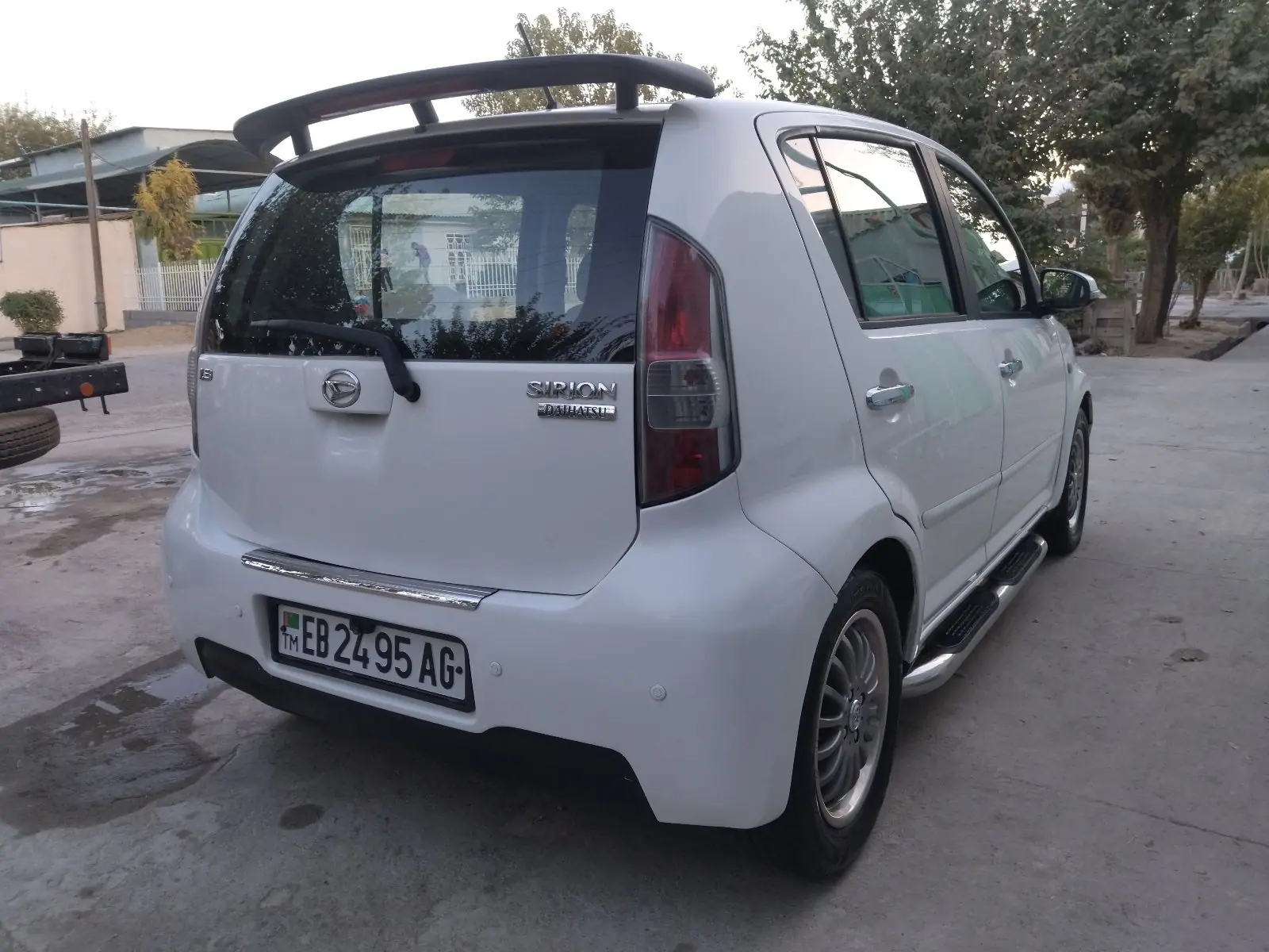 2005 DAIHATSU Sirion 2