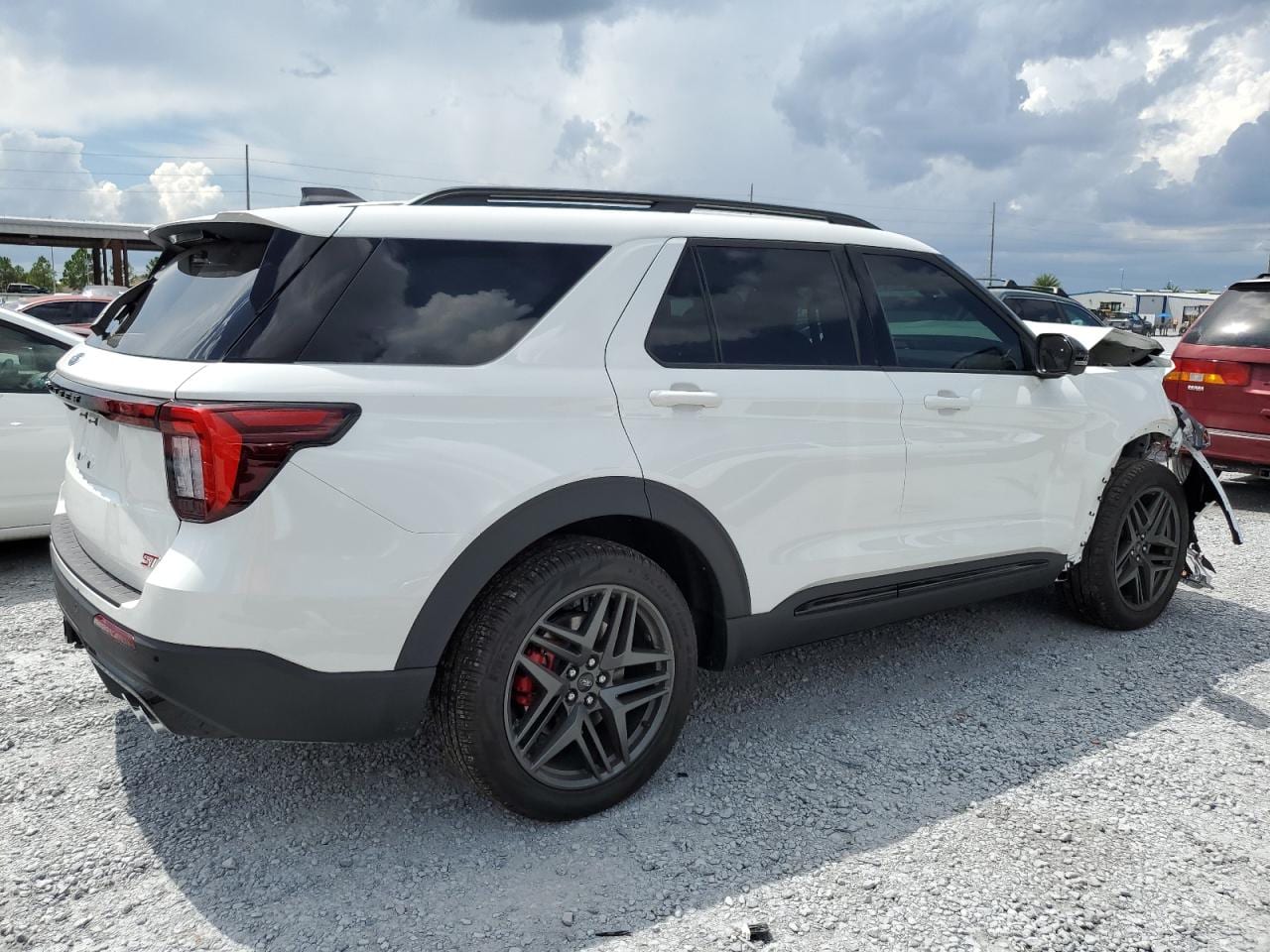 2025 Ford Explorer St 11
