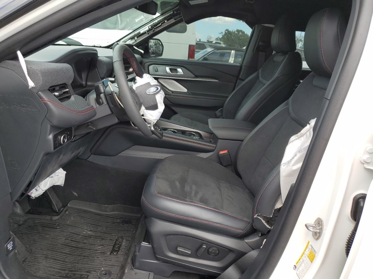 2025 Ford Explorer St 15