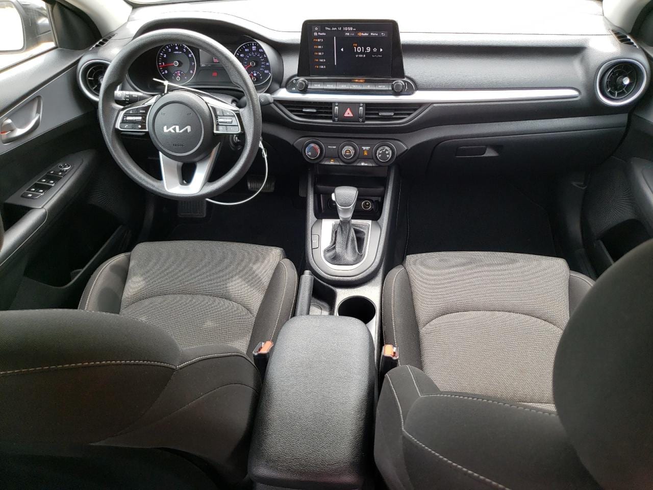 2023 KIA Forte 14