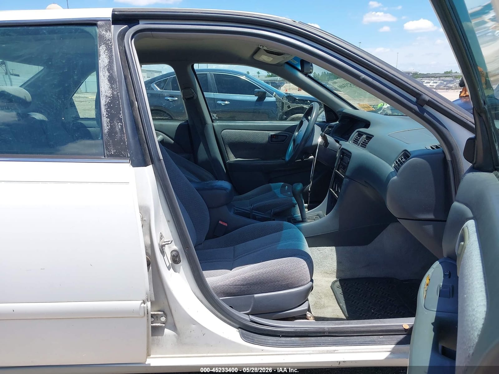 2000 Toyota Camry Le V6 10