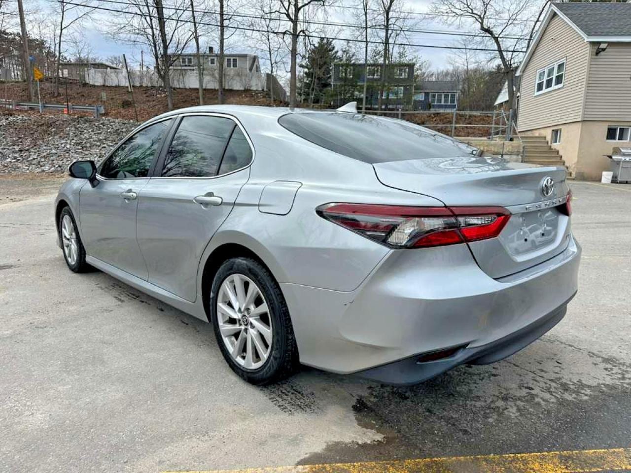 2022 Toyota Camry Le 7