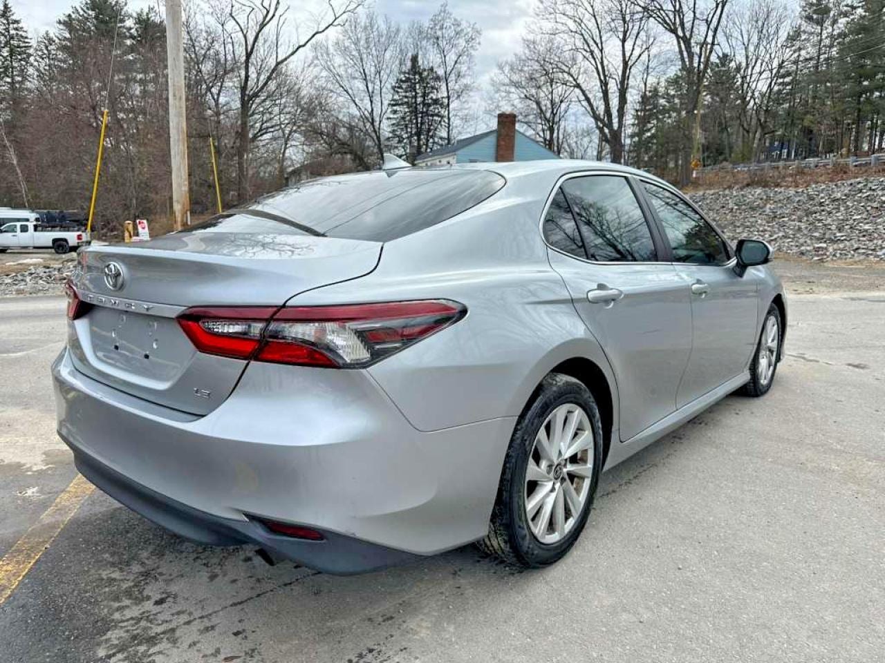2022 Toyota Camry Le 8