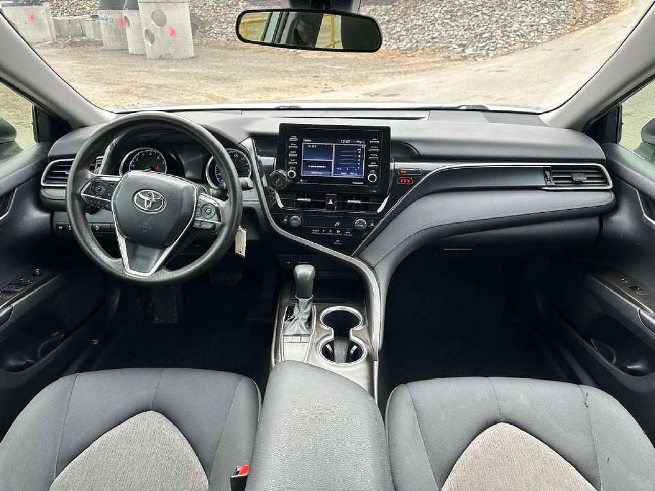2022 Toyota Camry Le 14