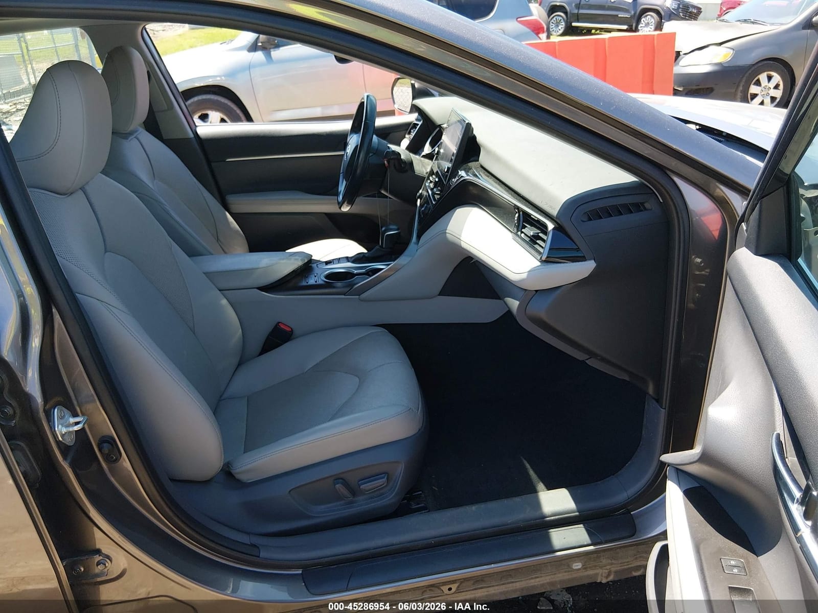 2021 Toyota Camry Xle V6 12