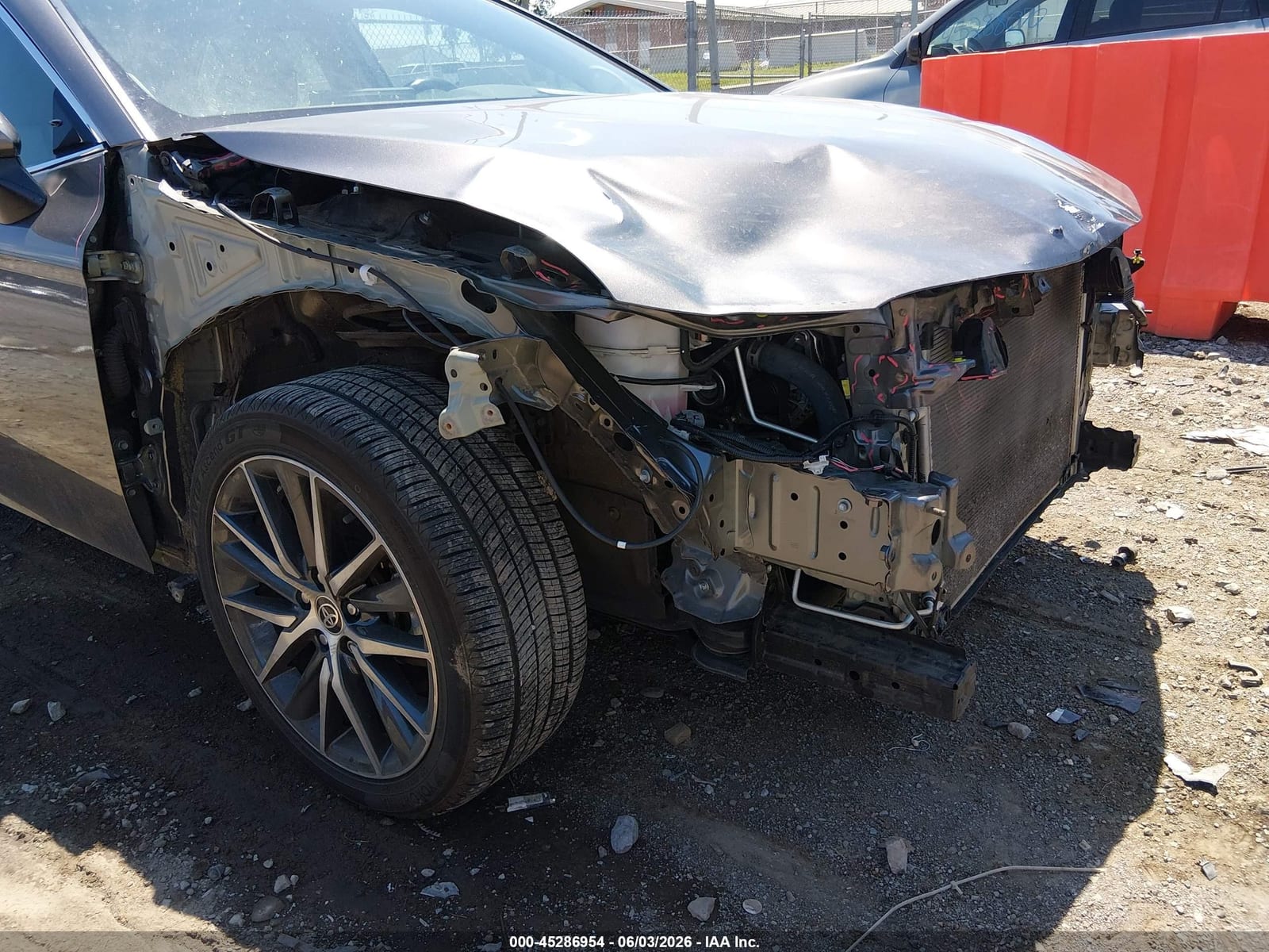 2021 Toyota Camry Xle V6 25