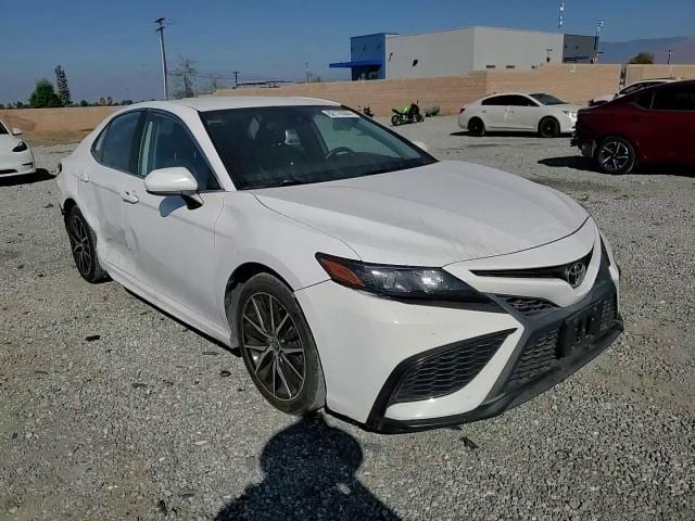 2021 Toyota Camry Se 13