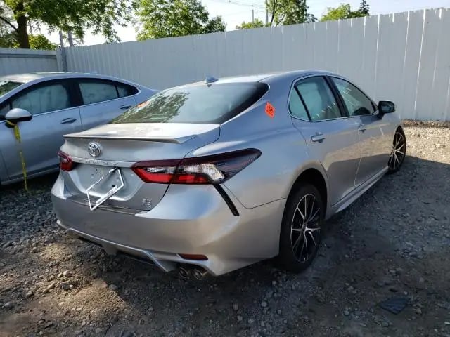 2021 Toyota Camry SE 9
