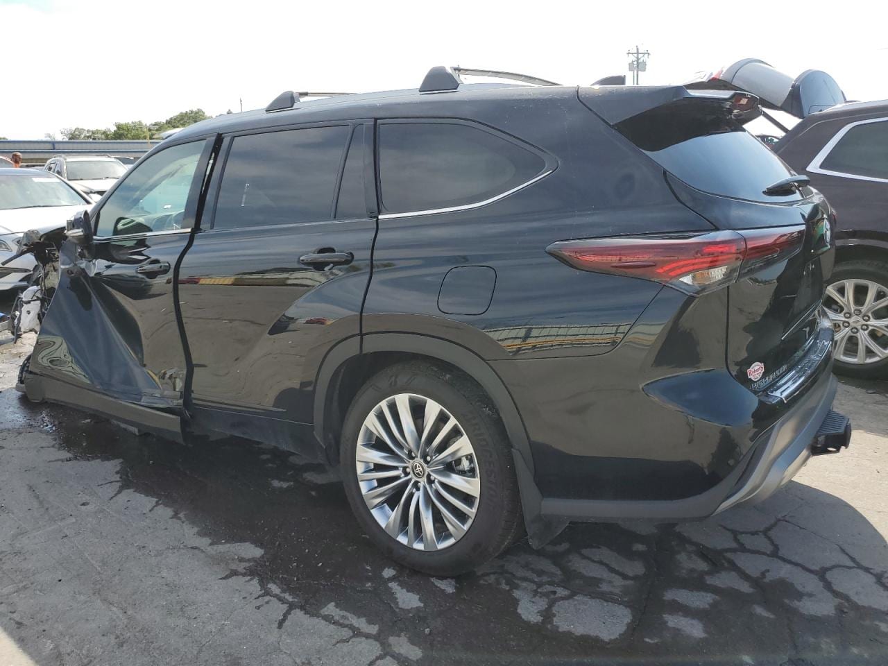 2024 Toyota Highlander Le 9