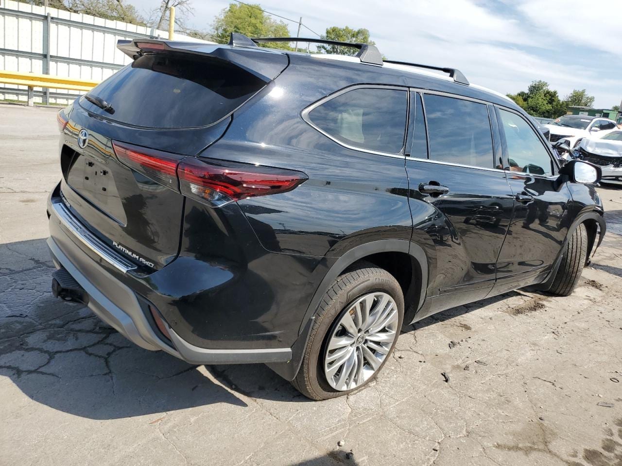 2024 Toyota Highlander Le 10