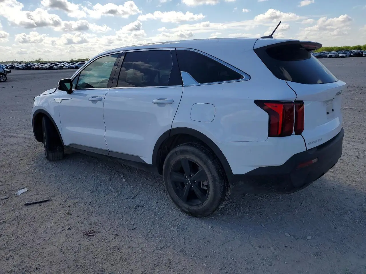 2023 Kia Sorento Lx 2