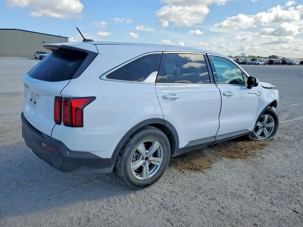 2023 Kia Sorento Lx 3