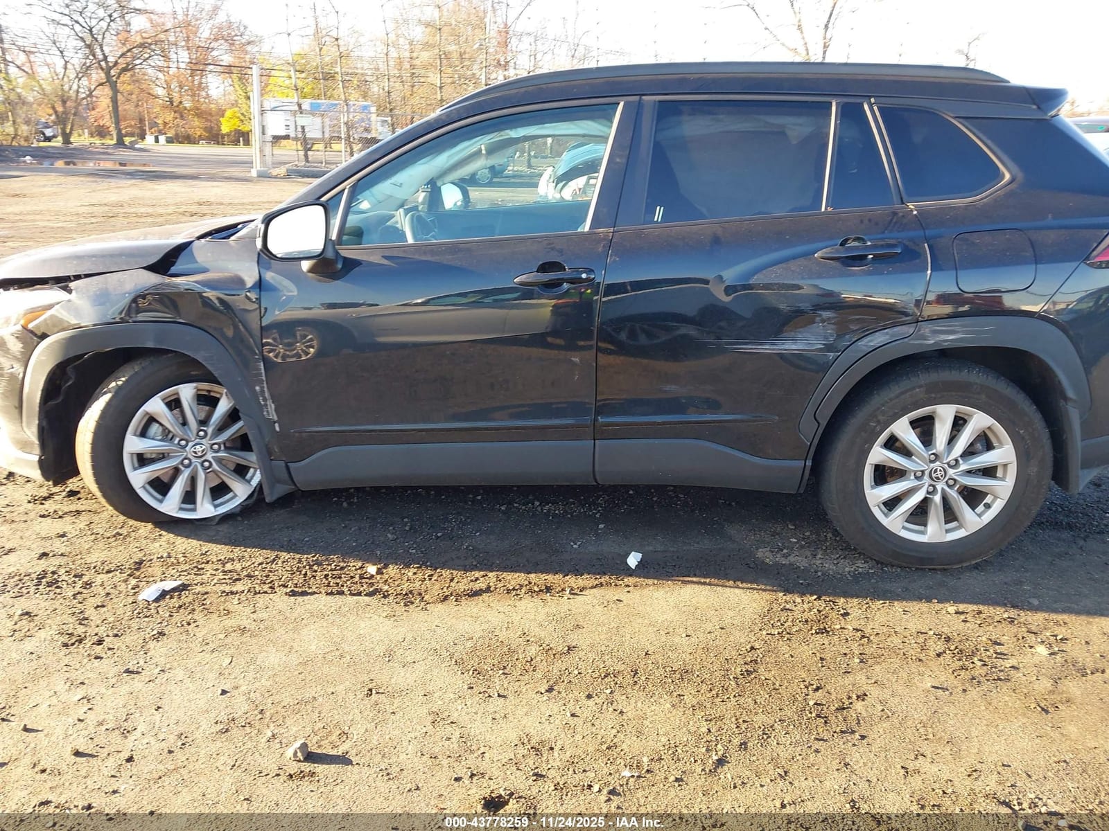2024 Toyota Corolla Cross Le 14