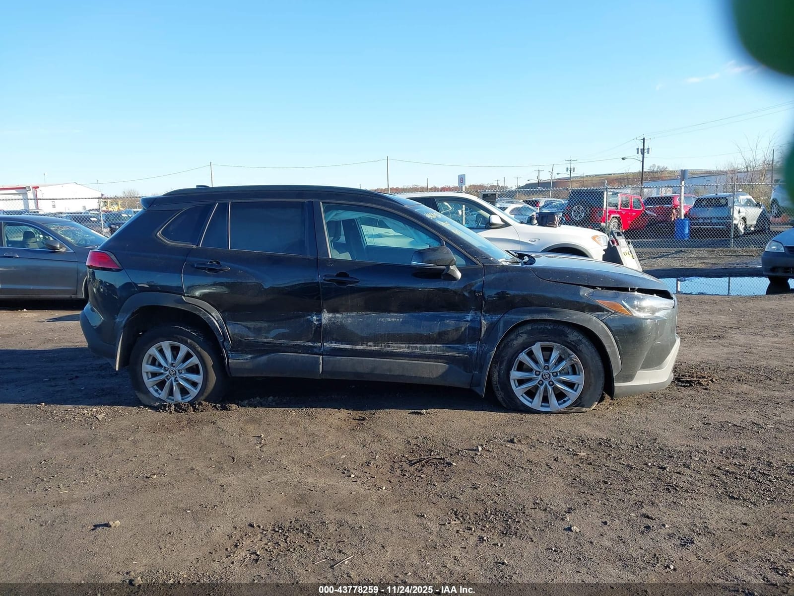 2024 Toyota Corolla Cross Le 21