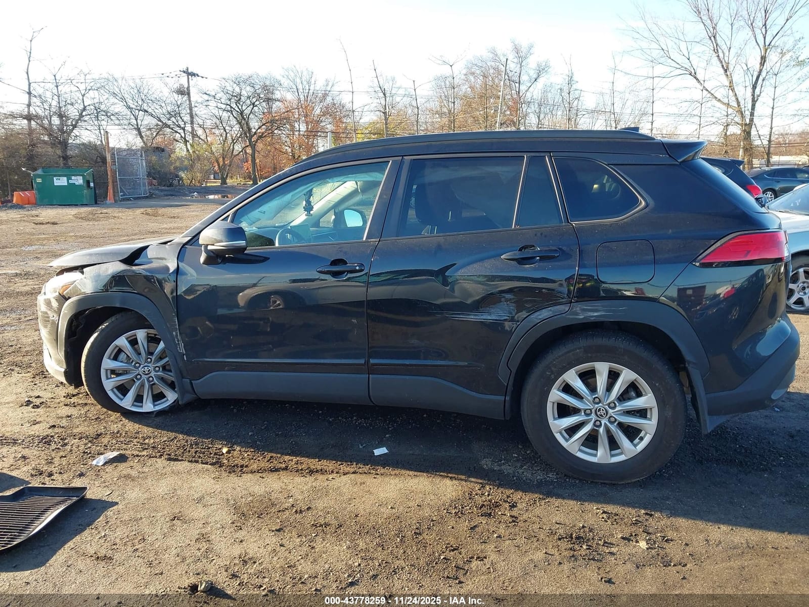 2024 Toyota Corolla Cross Le 22